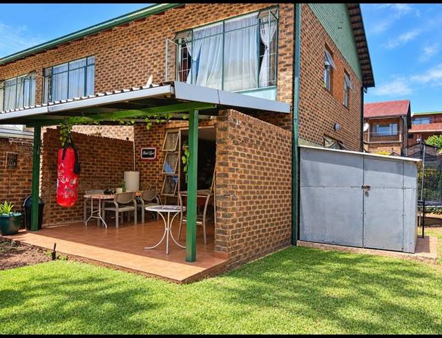2 BEDROOM TOWNHOUSE FOR SALE IN ELDORAIGNE